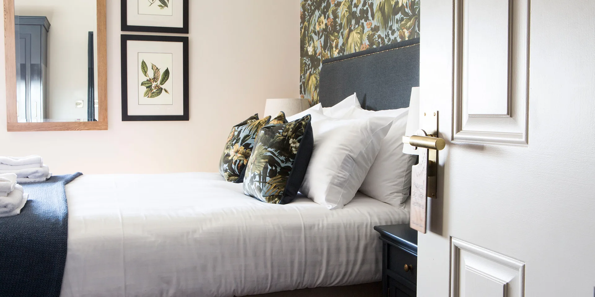 Rooms at the Wynnstay Arms. One of the best hotels near Chester, Llangollen and Wrexham.
